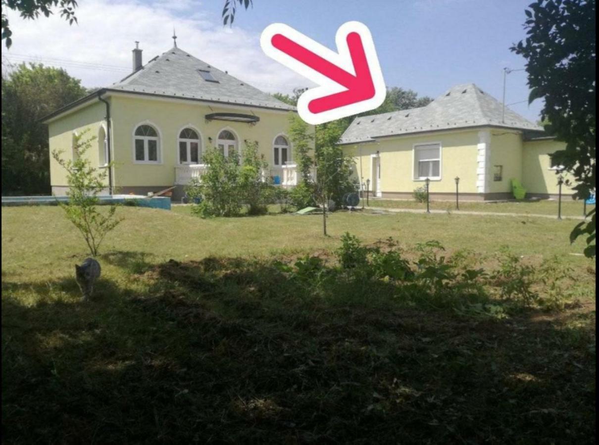Small House In Green Area Budapeste Exterior foto