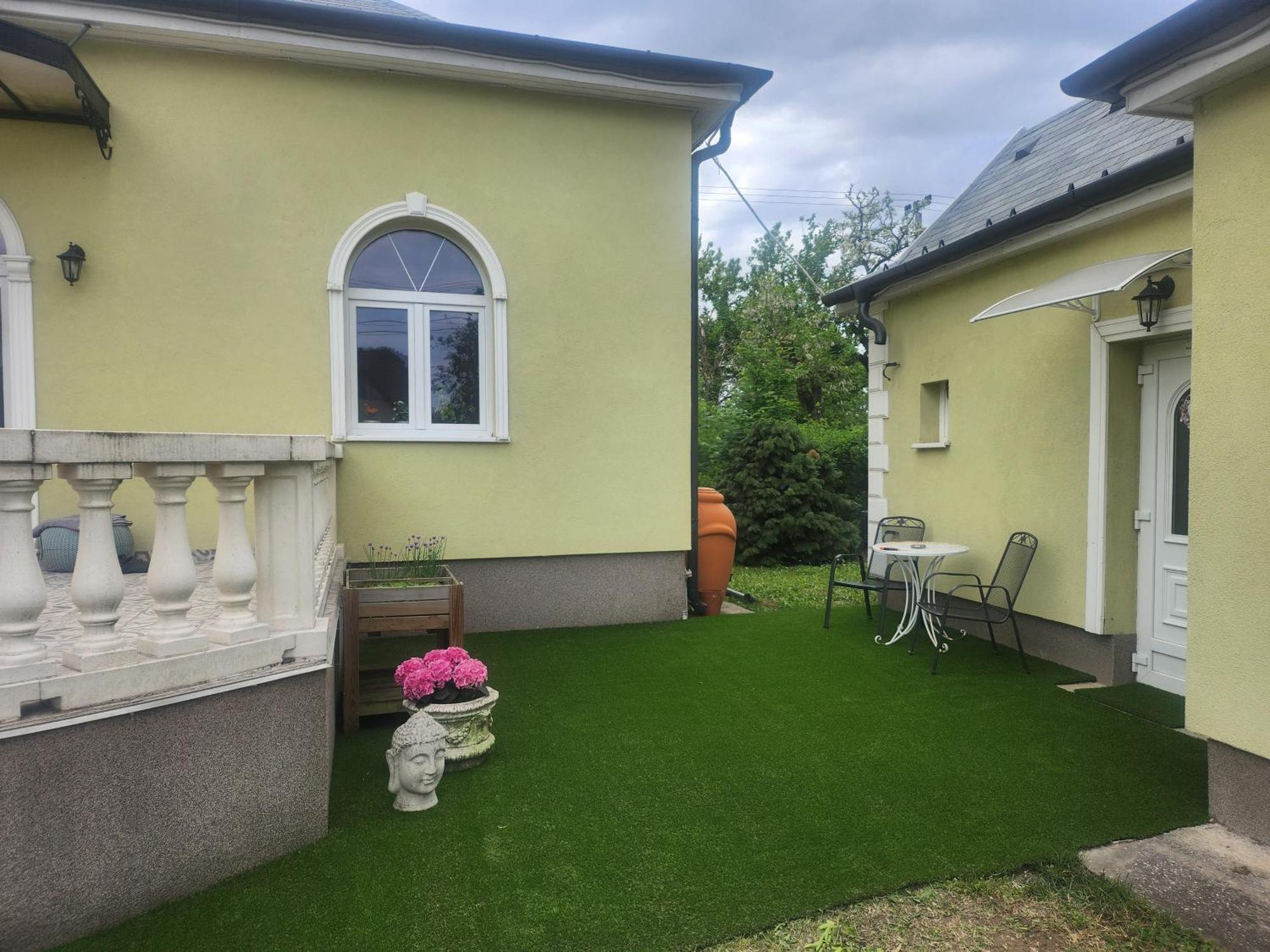 Small House In Green Area Budapeste Exterior foto
